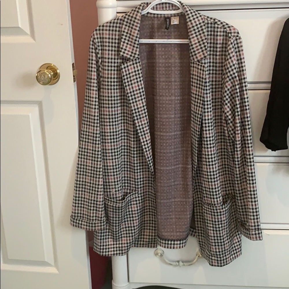 *SOLD* H&M Plaid Blazer - Picture 3 of 3